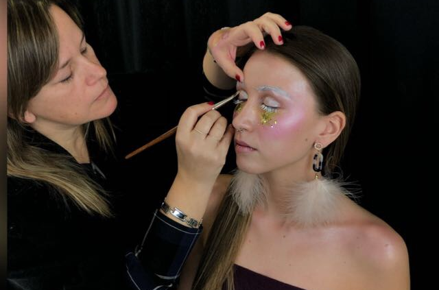 EMPRENDIMIENTO COMO MAQUILLADOR/A 1